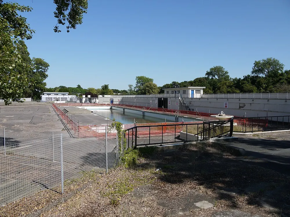 Hilsea Lido, the local landmark of PO2